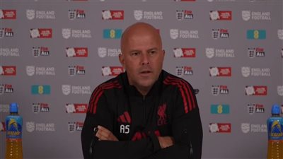 سلوت يلمح لرحيل نونيز إلى الهلال.. ويؤكد: هذا الثنائي لديهما فرصة رائعة للعمل مع صلاح