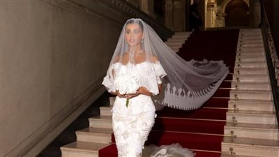 هدايا فاخرة للمدعوين وإطلالات ملكية.. حفل زفاف البلوجر اللبنانية يمنى خوري يخطف الأنظار