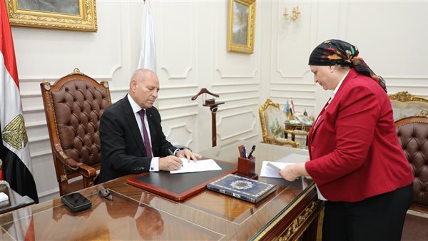 محافظ القاهرة خلال