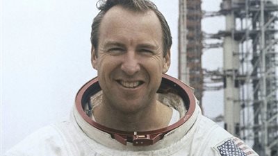 بعد وفاته.. من هو رائد الفضاء جيم لوفيل صاحب أشهر رحلة فضاء بالتاريخ؟ 