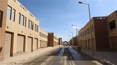 ملايين مهدرة وباكيات مهجورة.. مخالفات بالجملة في الأسواق الجديدة بالقاهرة| خاص