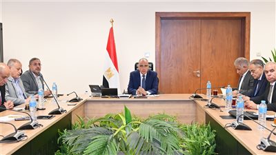 وزير الري يتابع حالة المحافظات خلال فترة أقصى الاحتياجات المائية وموقف إيراد نهر النيل