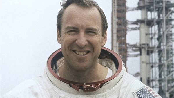 رائد الفضاء جيم لوفيل