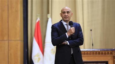 رسائل حاسمة من وزير التعليم.. لا تأخير في الكتب ولا تقصير في الكوادر