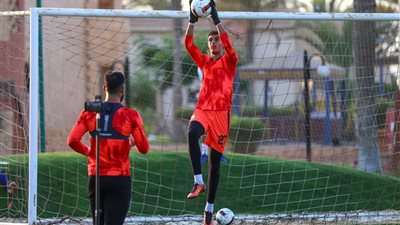 بمشاركة حارس فريق 2005.. المصري يبدأ استعداداته لمواجهة طلائع الجيش بالجولة الثانية للدوري| صور 