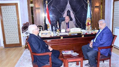 لجنة من الأعلى للجامعات لفحص أوراق المتقدمين لوظائف هيئة التدريس بكلية طب وجراحة الأسنان