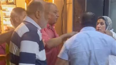 ماسك طبنجة.. الأمن يفحص فيديو متداول لرجل يجبر سيدة على دخول سيارته