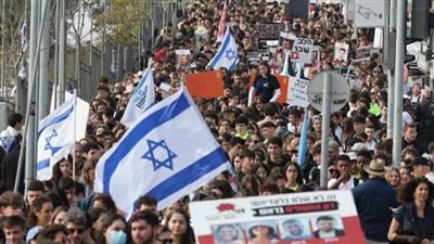 زعيم الديمقراطيين الإسرائيلي: سنشارك في إضراب الأحد رفضًا لتخلي الحكومة عن الأسرى والدعوة لانتخابات عاجلة