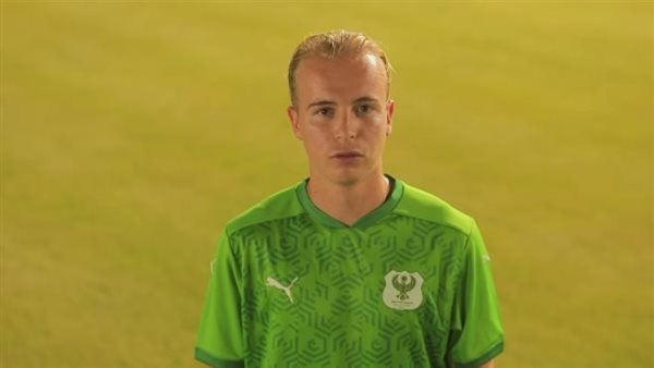 المصري يعلن تعاقده