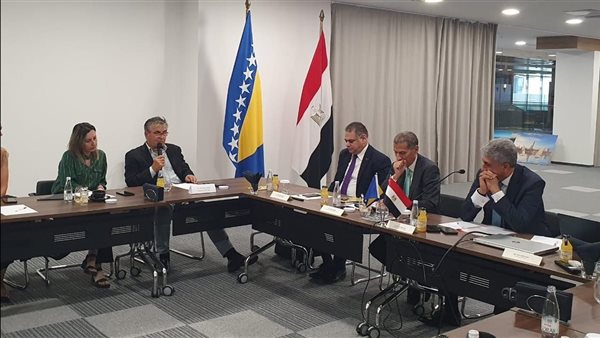 وزير السياحة 