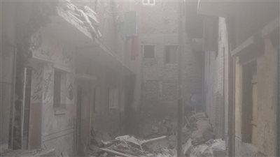  استغاثة من أهالي قليوب بعد انهيار منزل وتصدع اثنين آخرين بسبب حفر غامض