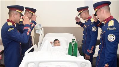 القوات المسلحة تنظم زيارات لعدد من طلبة الأكاديمية العسكرية المصرية والكليات العسكرية لمستشفى أهل مصر لعلاج الحروق