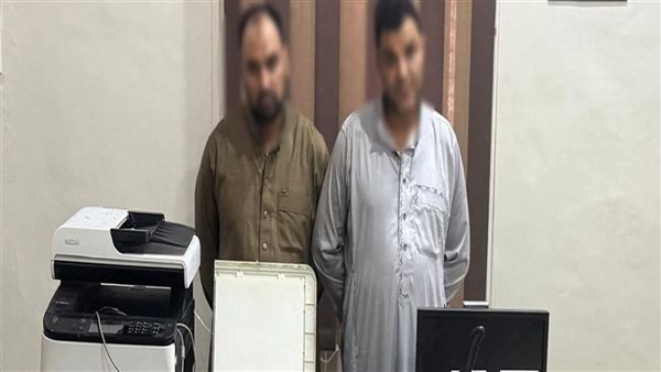 المتهمين بتقليد عملات