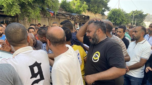 انهيار المشيعين لجثمان