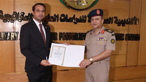 علي سالم يحصل على