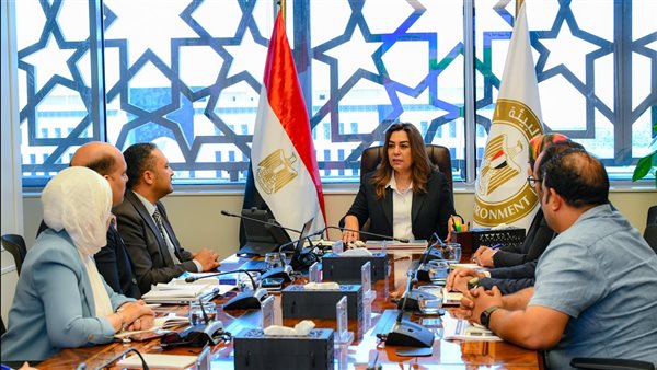 وزيرة البيئة 