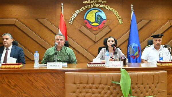 اجتماع محافظ البحيرة