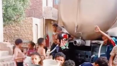 أهالي المحمودية والتعاونيات بأسوان يشكون انقطاع وضعف المياه ويناشدون رئيس القابضة المهندس رسلان بحل الأزمة