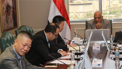 وزير الكهرباء يبحث مع شركة صينية توطين صناعة مهمات الجهد العالي ونقل تكنولوجيا الكابلات المعزولة بالغاز