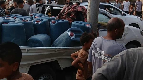 سيارة محملة سولار