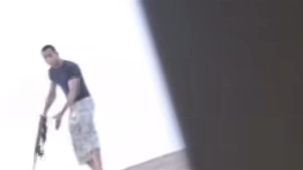 الشخص بالسلاح 