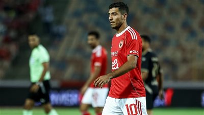 بينهم بن رمضان ومحمد شريف.. بدلاء الأهلي أمام الزمالك في نهائي السوبر