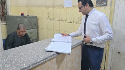  وكيل وزارة الصحة بسوهاج يحيل طبيبًا وممرضًا بمستشفى طما للتحقيق بسبب الغياب المفاجئ