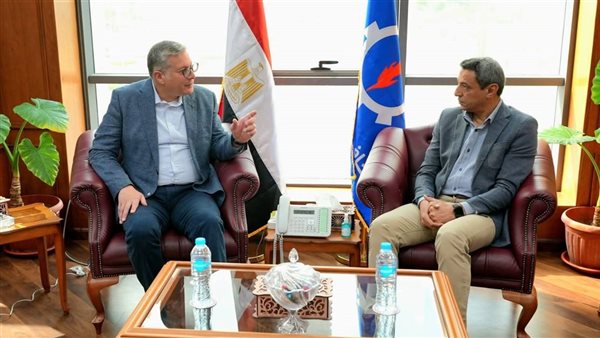 وزير البترول ومحافظ