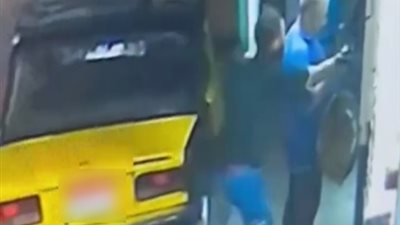 القبض على المتهمين بسرقة مسن أمام إحدى ماكينات الصراف الآلي بالإسكندرية