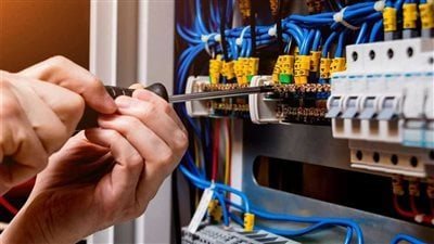 كهرباء كفر الشيخ تعلن قطع التيار لأعمال الصيانة.. الأماكن والمواعيد