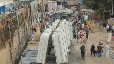 بعد حريق الباكيات. هيئة المترو تلجأ لتأمين محطة شبرا الخيمة بأسوار خرسانية