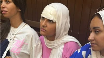 وصول المجني عليهما في واقعة مطاردة طريق الواحات إلى المحكمة