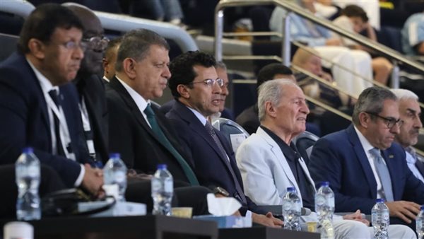 وزير الرياضة يحضر