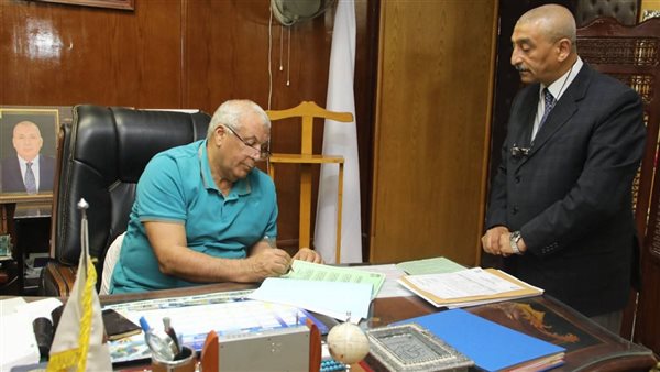 جانب من لقاء محافظ