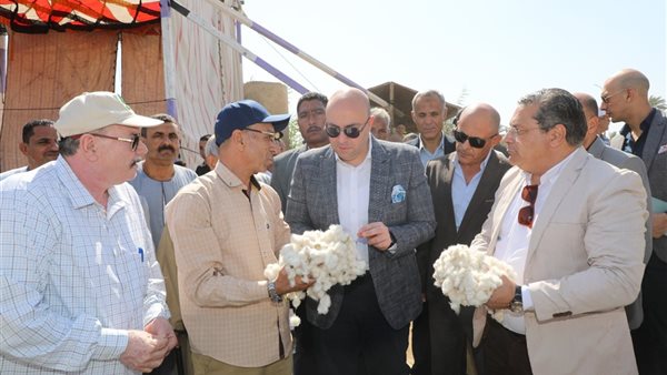 افتتاح موسم جني القطن