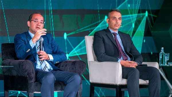 وزير المالية خلال