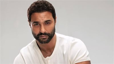 أبرز تصريحات كريم فهمي التليفزيونية: روحت لدكتور نفسي بعد مسلسل 220.. ومراتي واعية ومش بتغير عليا