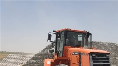 الوحدة المحلية بمركز اهناسيا تواصل إزالة التعديات وتحسين الخدمات في القرى والمدينة