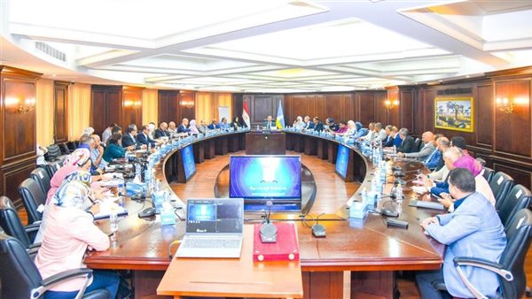 اجتماع محافظ الإسكندرية