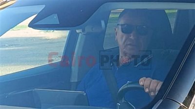 الخطيب يساند محمد الشناوي في المستشفى بعد رحيل والده