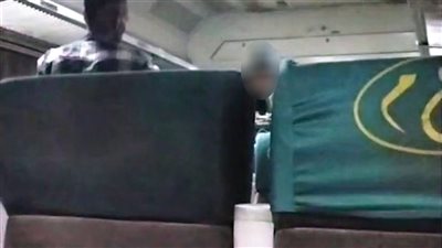 نص الحوار بين الكمسري والراكب صاحب واقعة «الشورت»│ خاص