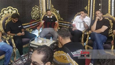نجوم الأهلي يقدمون العزاء لـ الشناوي في وفاة والده