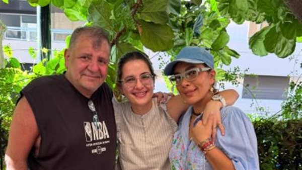 أصالة نصري رفقة طليقها