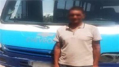 التحفظ على الأتوبيس.. القبض على سائق لسيره عكس الاتجاه بالقاهرة