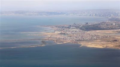 تراجع منسوب بحر قزوين يهدد الموانئ والحياة البحرية ويؤثر على صادرات النفط