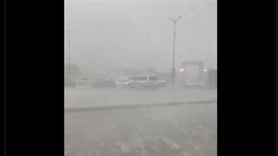 أمطار غزيرة ورعد وبرق في مكة | فيديو