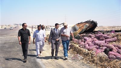 نائب محافظ مطروح يتفقد إعادة تسيير حركة الطريق الدولي الساحلي عقب حادث تصادم عدد من السيارات