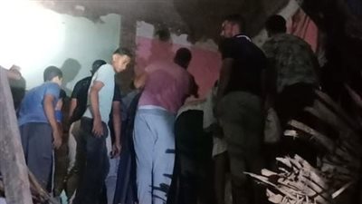 مدير أمن سوهاج ينتقل لقرية الشيخ مسعود بعد مصرع 3 أشخاص وإصابة 4 آخرين في انهيار عقار 