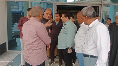 رئيس مدينة طهطا يتفقد مصابي حادث انهيار منزل بقرية الشيخ مسعود في سوهاج | صور