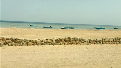 وزيرة التنمية المحلية تتلقى تقريرًا حول المشروعات التنموية بمدينة دهب 